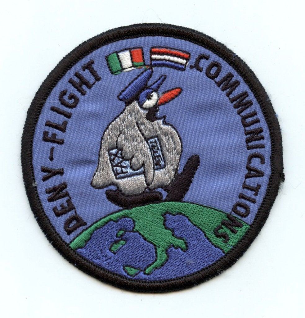 KLu luchtmacht patch 322/323sqn Deny Flight communications, Verzamelen, Ophalen of Verzenden, Luchtmacht, Nederland, Embleem of Badge