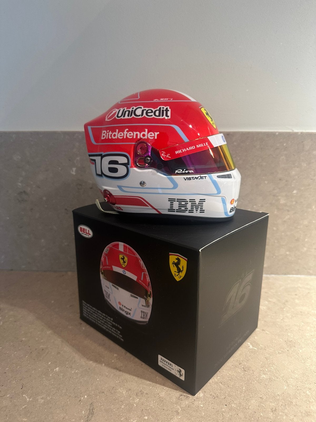 Charles Leclerc - Helm 1:2 - 2026 seizoen - Bell Helmets, Verzenden, Nieuw, Formule 1