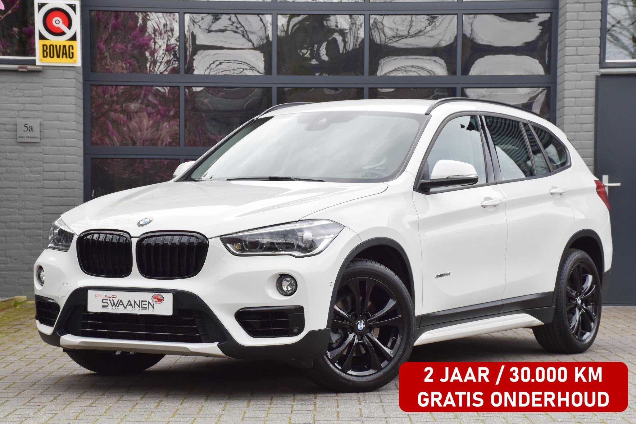 BMW X1 sDrive18i High Executive | Sport line | ACC | Leer, 12 maanden, Gebruikt, Wit, 19 km/l