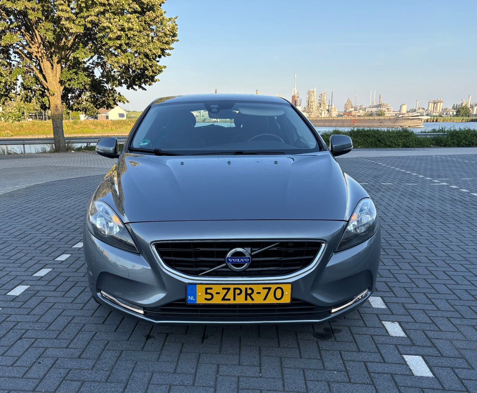 Volvo V40 1.6 T3 | Trekhaak | Nieuwe APK & Grote beurt, Auto's, Volvo, Voorwielaandrijving, 1596 cc, Stof, 4 cilinders