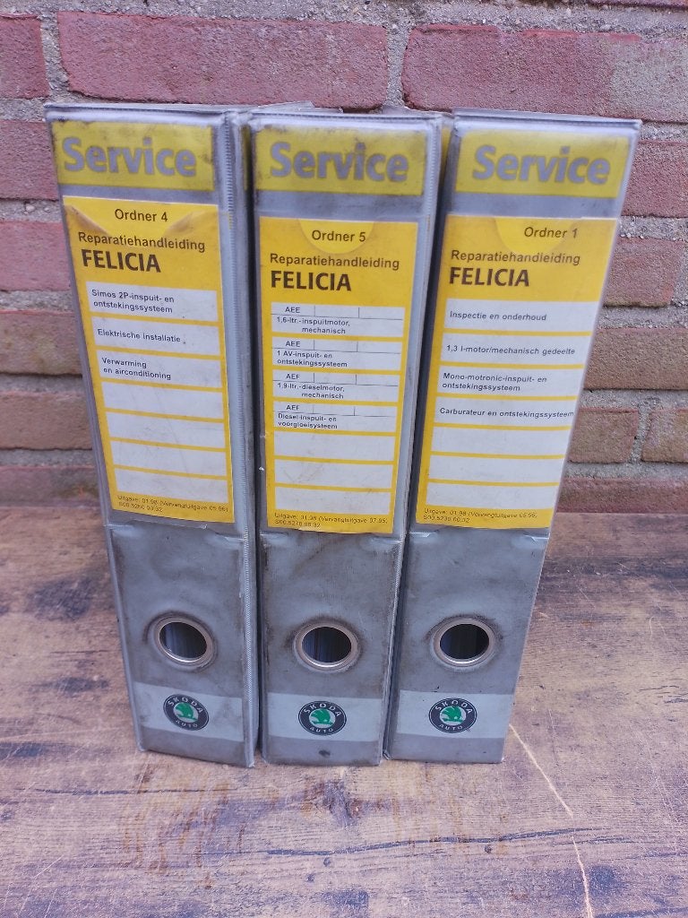 Set Skoda Felicia originele dealer werkplaatsboeken, Ophalen of Verzenden, Gelezen, Overige merken