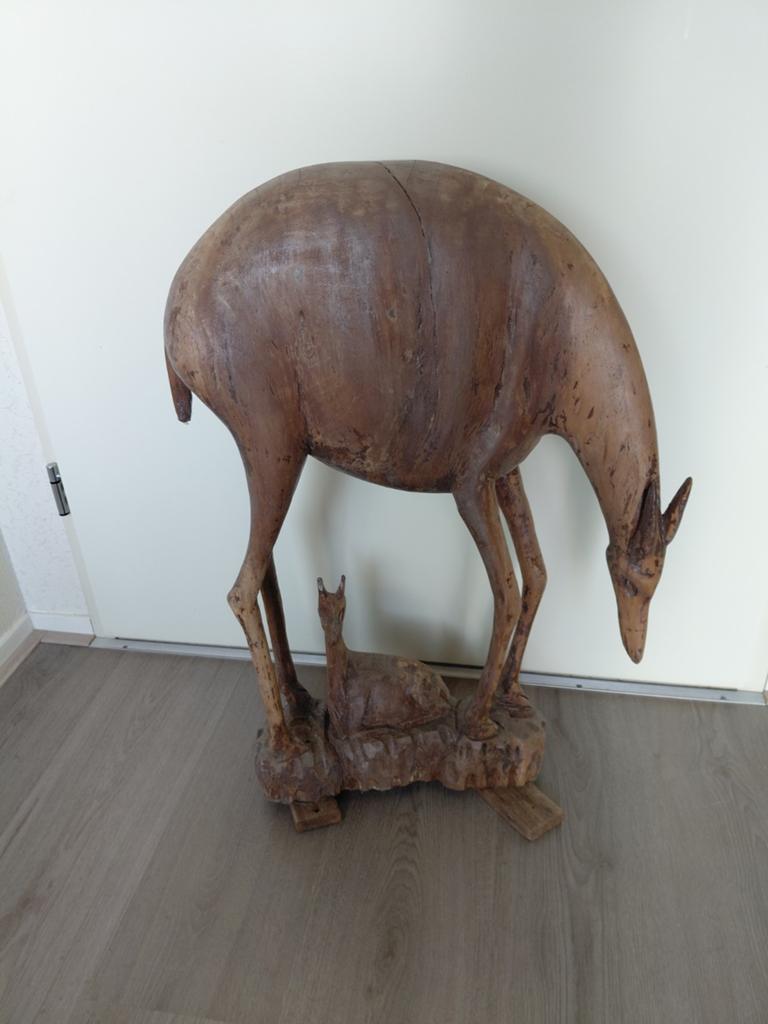 Groot oud houten beeld van hert met jong, Ophalen of Verzenden