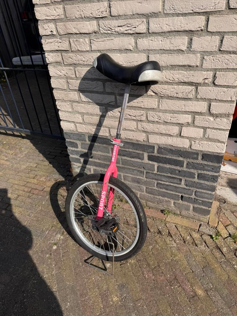 Roze eenwieler, Ophalen, Gebruikt