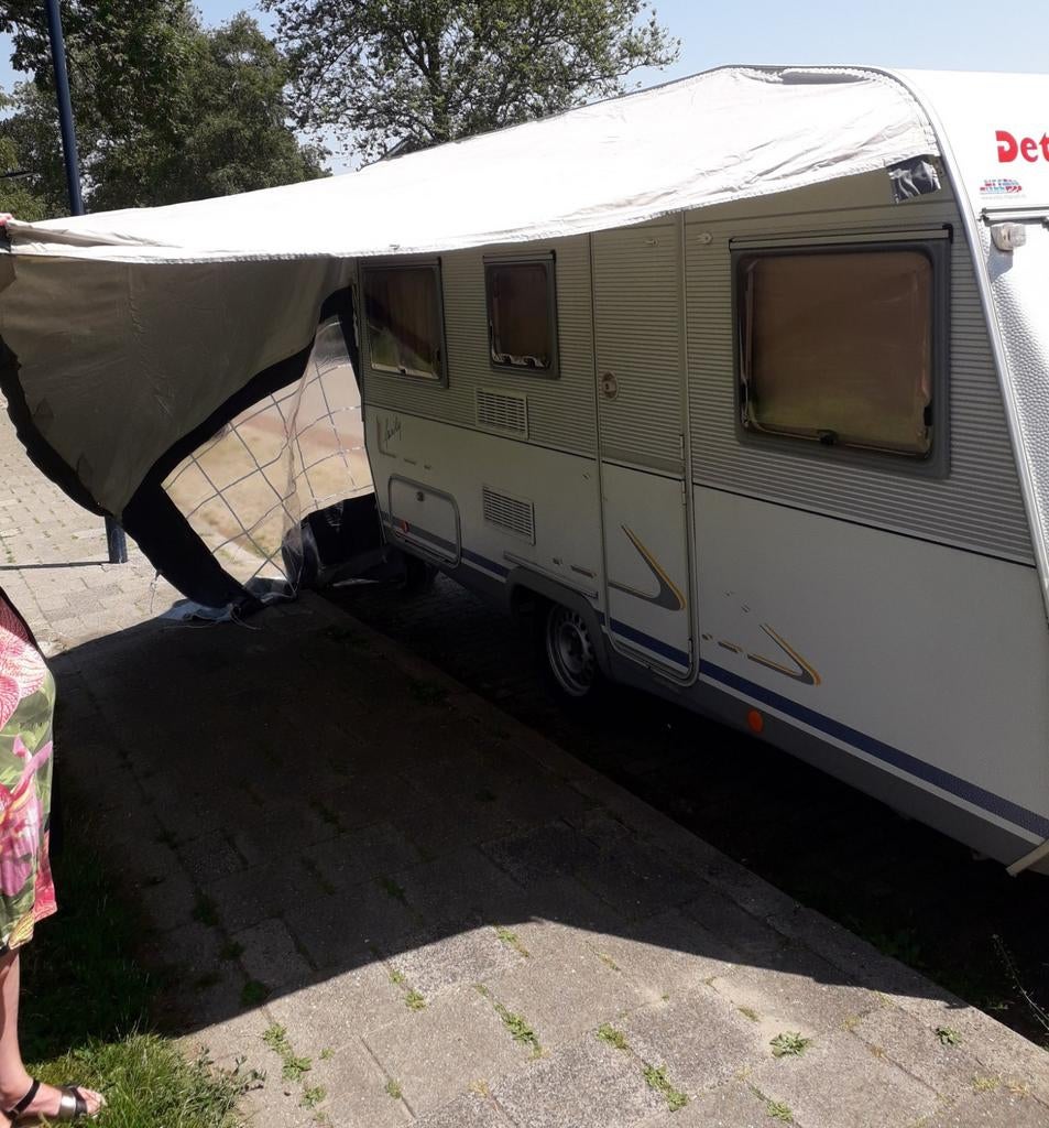Caravanluifel, Ophalen