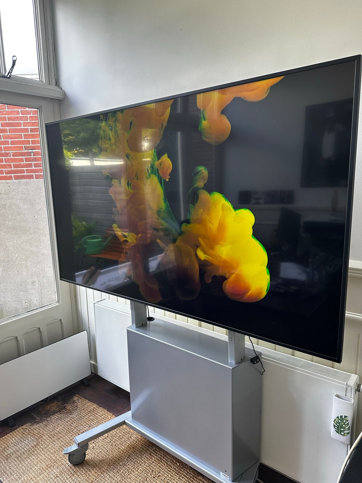 Samsung 75” Prof. Display + Elektrisch Verstelbare Trolley, Ophalen, 50 Hz, Zo goed als nieuw, Samsung