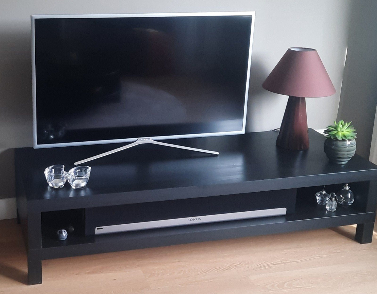 Samsung 43" Smart TV met kast, Ophalen of Verzenden, Zo goed als nieuw, Samsung, 100 cm of meer