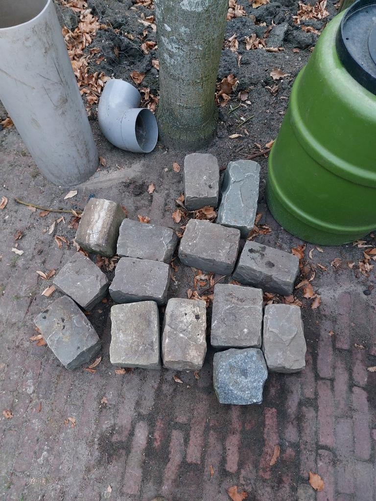 Kinderkoppen kasseien - 14 stuks, Tuin en Terras, Tegels en Klinkers, Gebruikt, Klinkers, Natuursteen, Minder dan 5 m², Ophalen