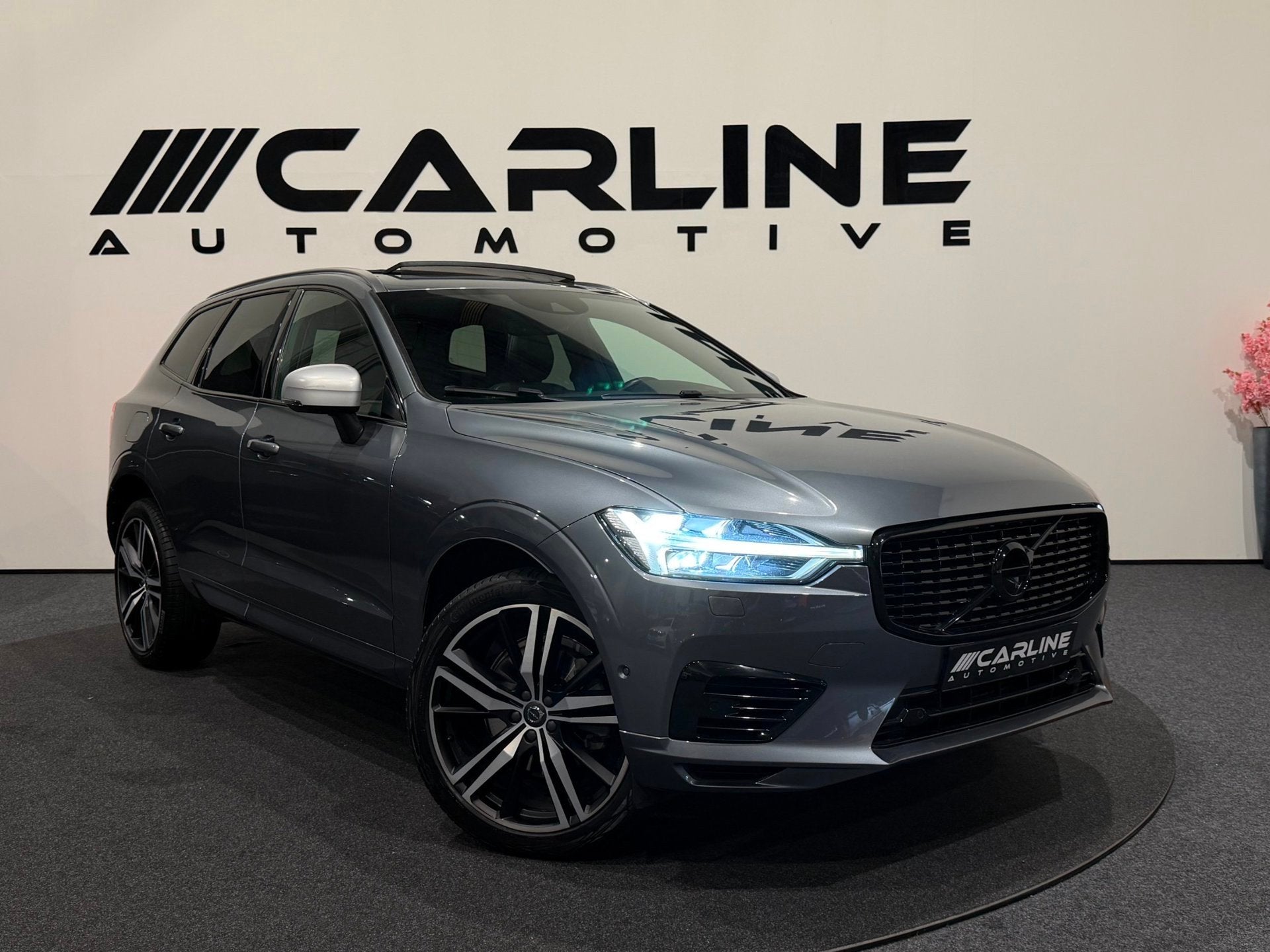 Volvo XC60 2.0 T8 Twin Engine AWD Inscription R-DESIGN HYBRI, Auto's, Dealer onderhouden, Gebruikt, 4 cilinders, 1969 cc