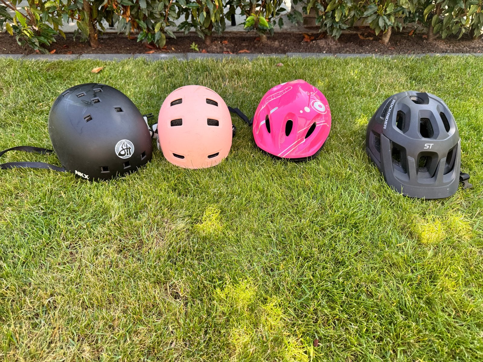 4 helmen voor skate/step/fiets (zie omschrijving), Ophalen, Zo goed als nieuw, Overige maten, Jongen of Meisje