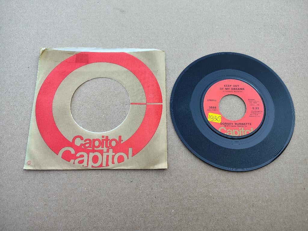 Single: Dorsey Burnette - Keep Out Of My Dreams (1973) USA, Ophalen of Verzenden, Gebruikt, 7 inch, Pop
