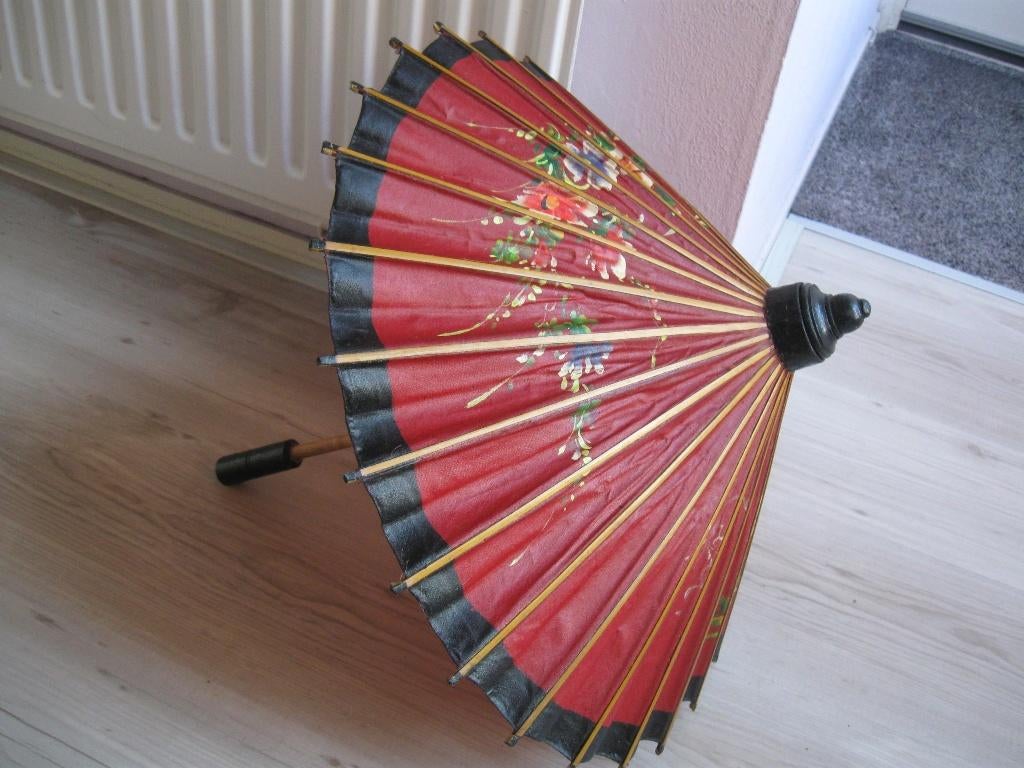Japanse of Chinese papieren bamboe parasol handgeschilderd, Ophalen of Verzenden, Zo goed als nieuw