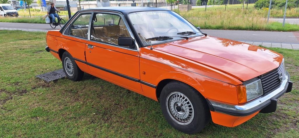 Opel record coupe1977 2 sleutels  nooit  aangelast  keiharde, Auto's, Automaat, 20 cc, Overige kleuren, Particulier