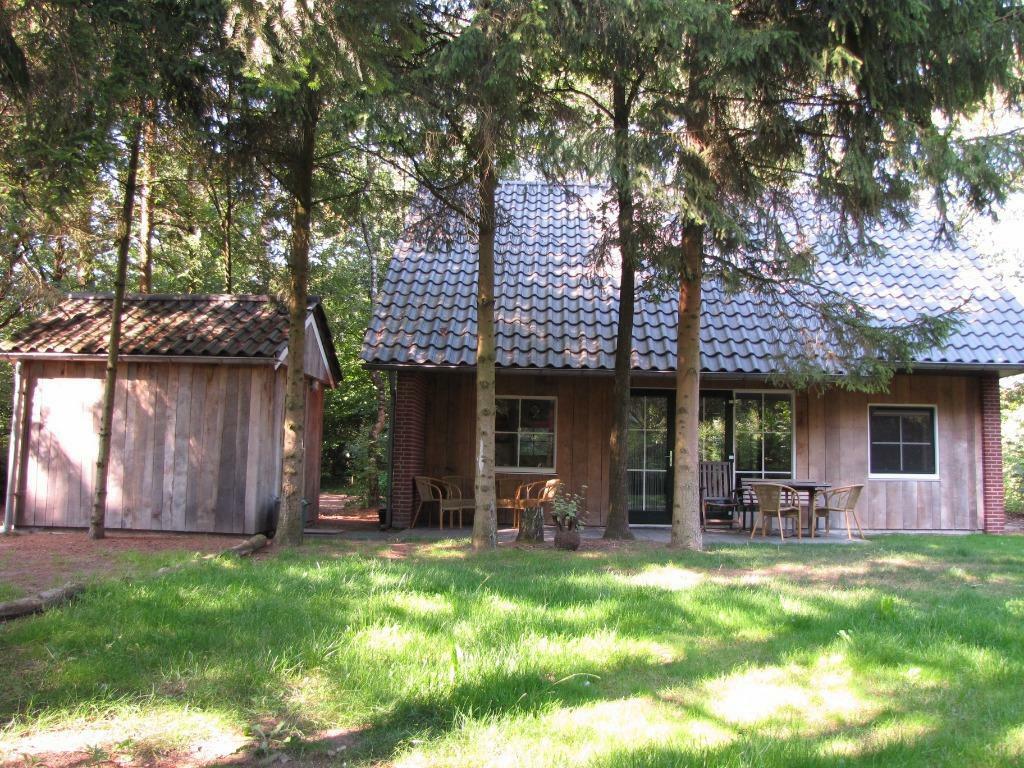 8 persoon vakantiehuis in de achterhoek natuurhuis trampolin, 8 personen, 4 of meer slaapkamers, In bos, Recreatiepark