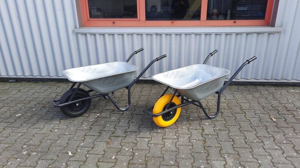 Nieuwe kruiwagen 85 liter gegalvaniseerde metalenbak antilek, Eenwielig, Nieuw, Handmatig, Ophalen