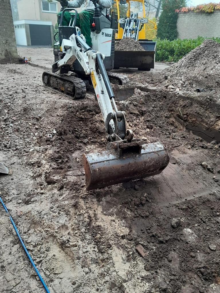 Minigraver huren – inclusief zand, grond & containers, Zakelijke goederen, Machines en Bouw | Kranen en Graafmachines, Ophalen of Verzenden