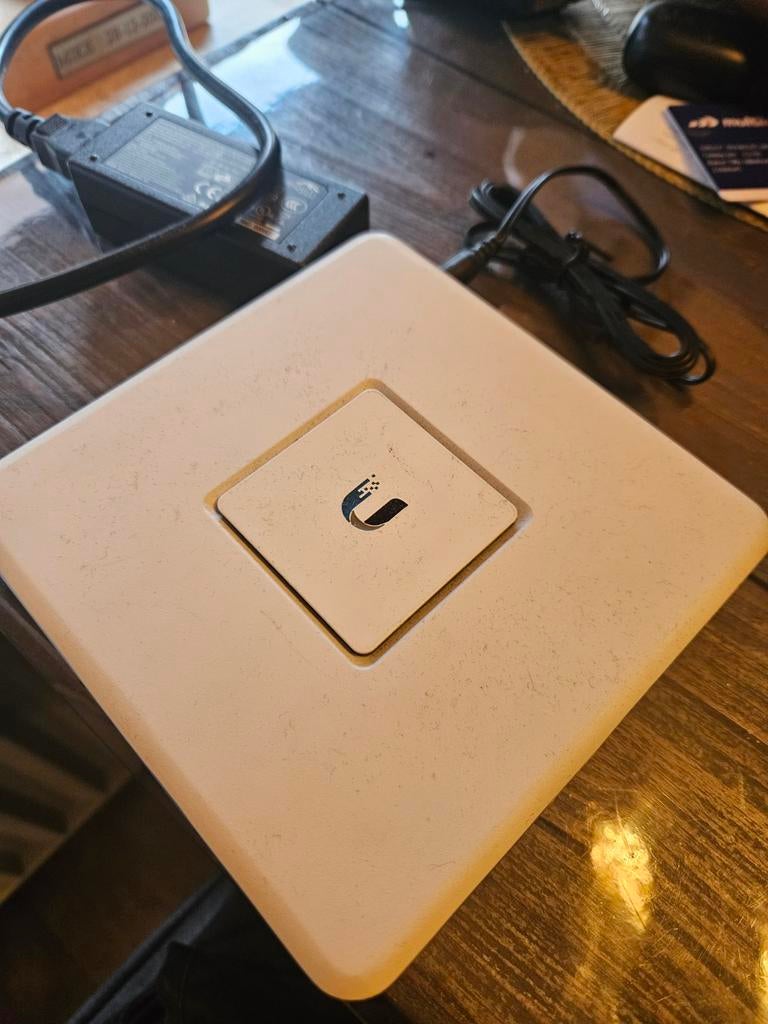 Ubiquity, Unifi security gateway., Ophalen of Verzenden, Gebruikt