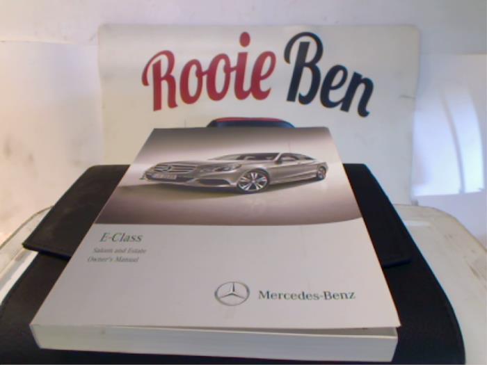 Instructie Boekje van een Mercedes E-Klasse, Gebruikt, -, Ophalen of Verzenden, -