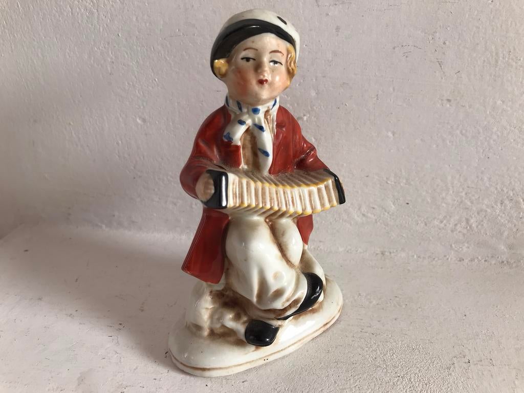 Beeldje jongen trekharmonica Germany, Ophalen of Verzenden, Gebruikt, Mens