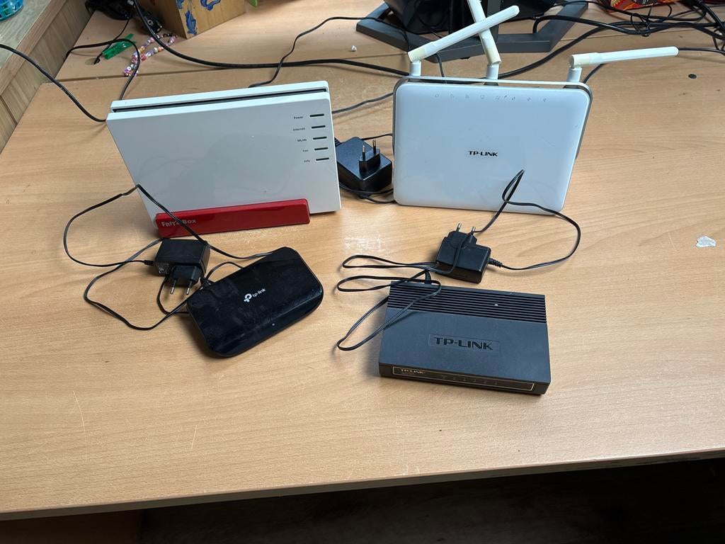 Diverse routers en switches - TP-Link, Computers en Software, Netwerk switches, Ophalen of Verzenden, Gebruikt