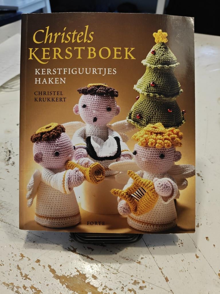 Christels Kerstboek - Haakpatronen voor Kerstfiguren, Ophalen of Verzenden, Christel Krukkert, Gelezen, Breien en Haken