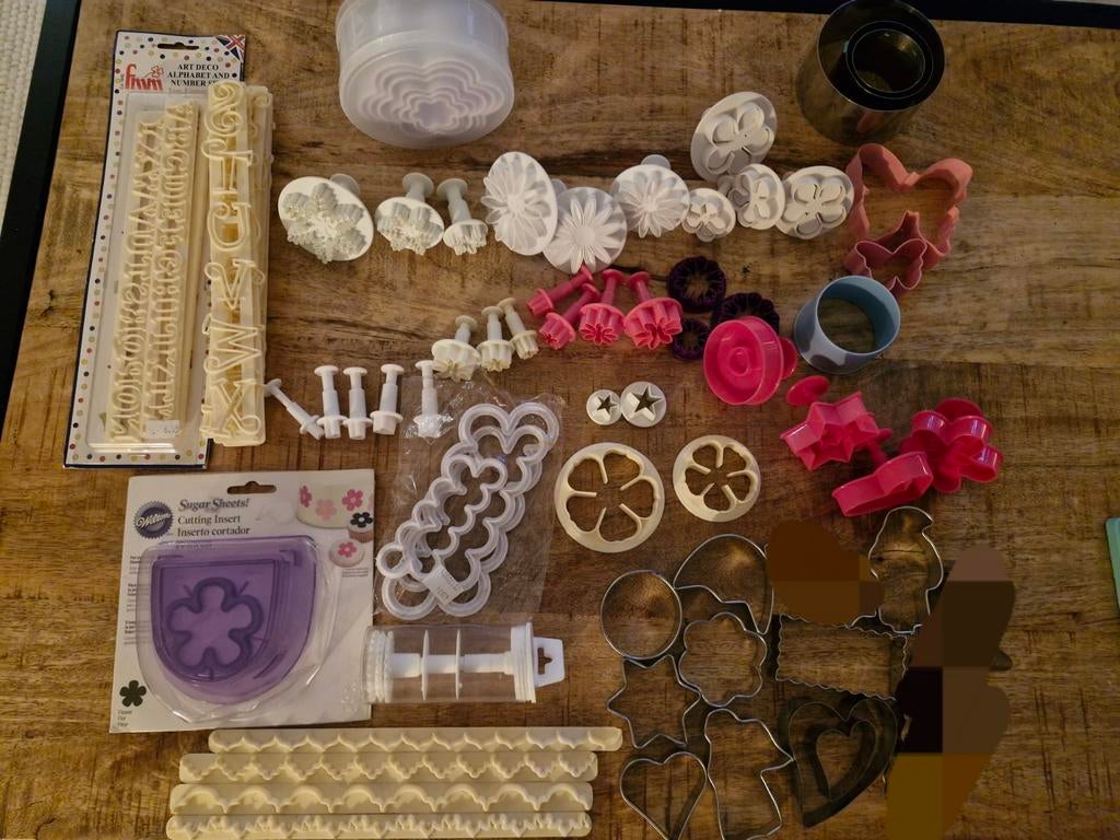 Spullen om taarten & cupcakes te decoreren, Hobby en Vrije tijd, Taarten en Cupcakes maken, Ophalen of Verzenden, Taarten, Boek of Tijdschrift