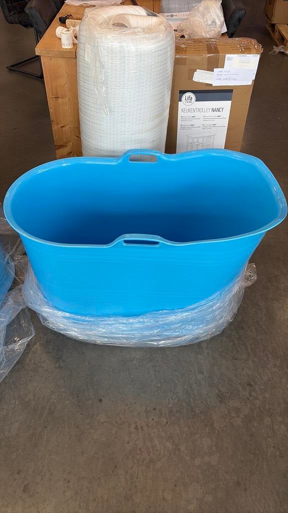 Badkuip blauw, Overige typen, Zo goed als nieuw, Minder dan 100 cm, 25 tot 50 cm