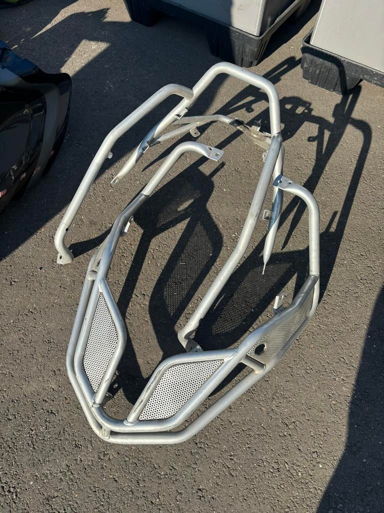 Framebeugel voor + achter Gilera Fuoco 500 - recht!, Motoren, Ophalen of Verzenden