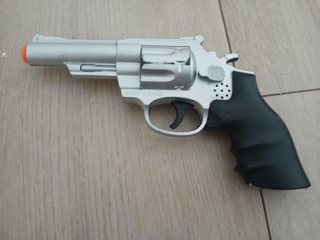 Carnaval cowboy pistool, Ophalen