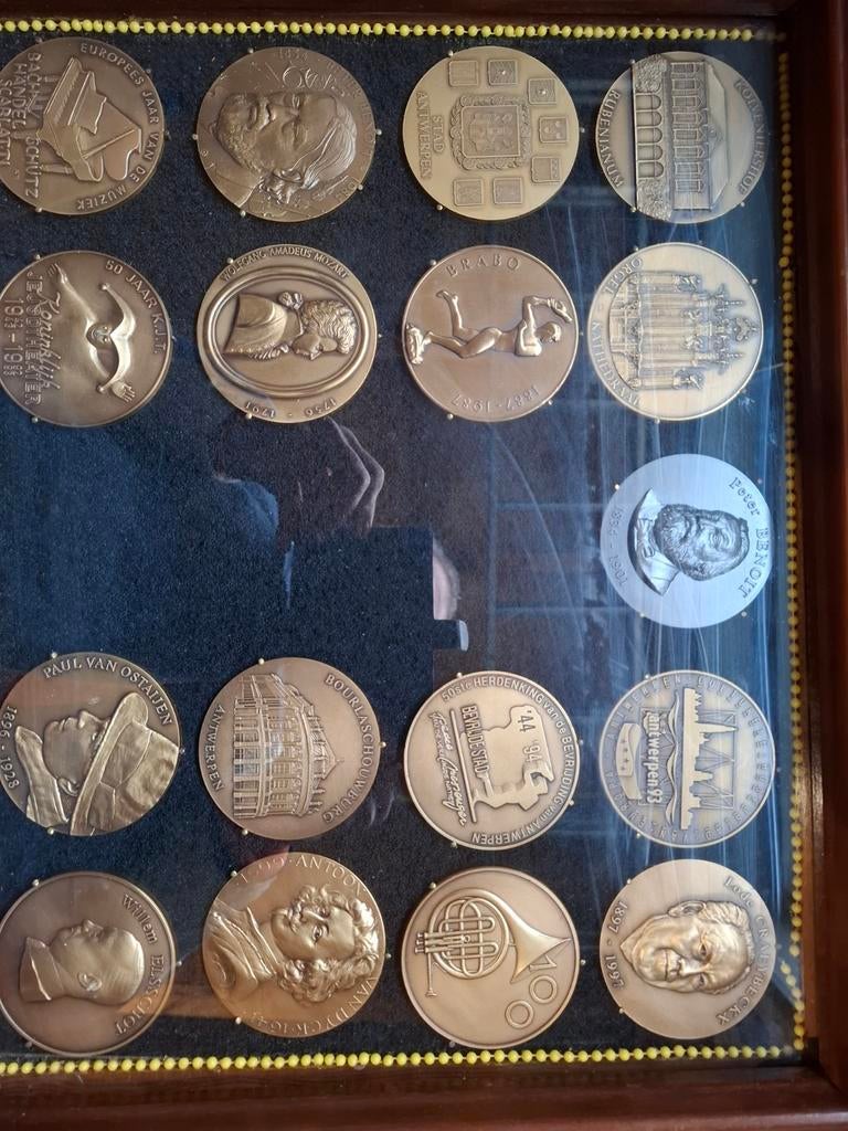 17 verschillende bronzen penningen uit Antwerpen zie foto's, Postzegels en Munten, Penningen en Medailles, Ophalen of Verzenden