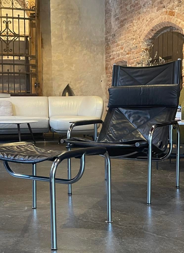 Strässle chair plus ottoman 1127, Huis en Inrichting, Ophalen