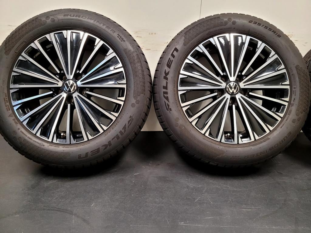 ZGAN 18 inch VW Tiguan velgen 235 55 18 winter 7/8mm skoda, Ophalen, 18 inch, Gebruikt, Banden en Velgen