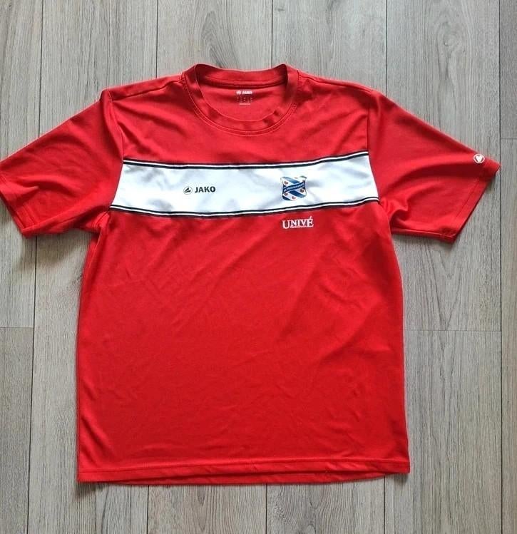 jako sc heerenveen voetbalshirt univé rood maat l sport, Sport en Fitness, Maat L, Ophalen of Verzenden, Zo goed als nieuw, Shirt