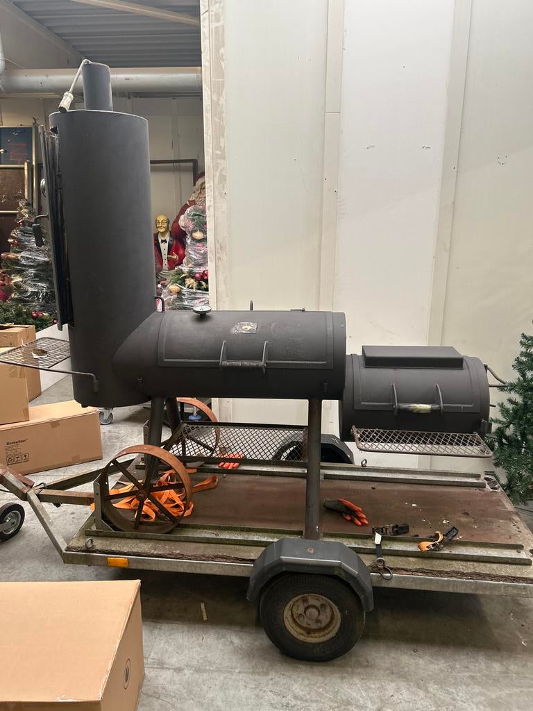 Grote BBQ Smoker op Aanhanger, Tuin en Terras, Houtskoolbarbecues, Gebruikt, Ophalen