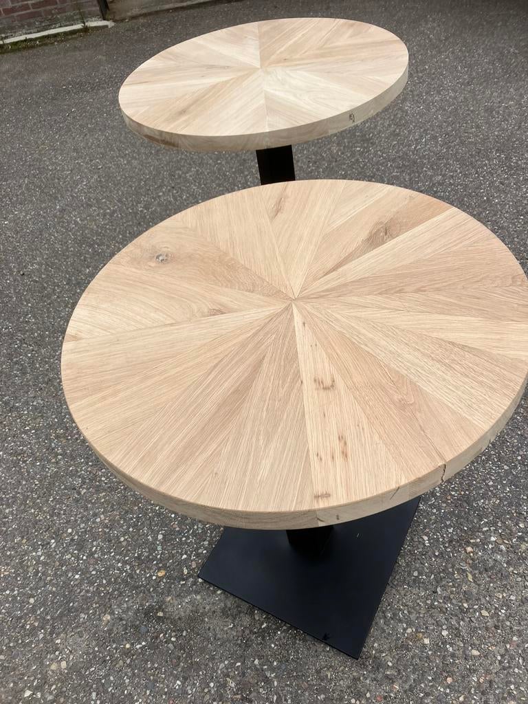 Eiken punt bijzet tafel met onderstel, Huis en Inrichting, Ophalen, Rond, Zo goed als nieuw, 75 cm of meer
