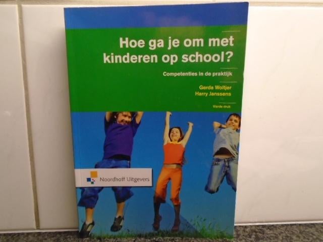 Hoe ga je om met kinderen op school, Ophalen of Verzenden, Alpha, Zo goed als nieuw, HBO