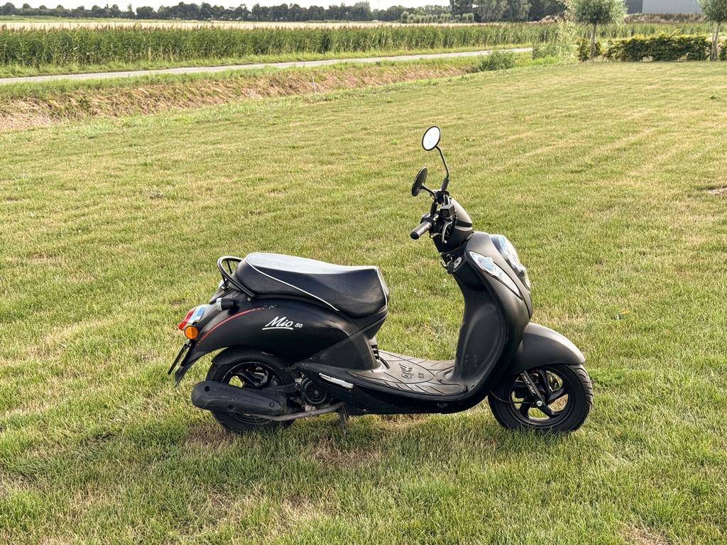 Sym mio geel kenteken brom in nette staat met garantie!!, Fietsen en Brommers, Scooters | SYM, Ophalen of Verzenden, Zo goed als nieuw