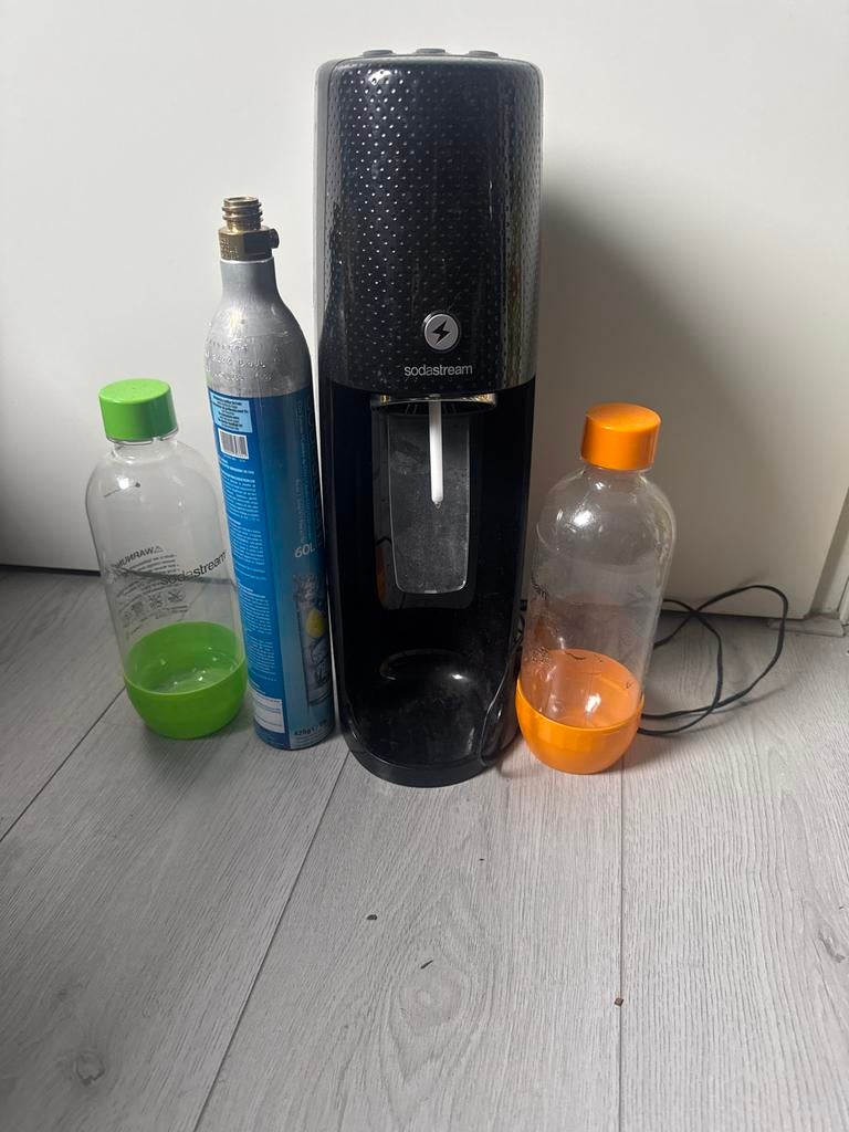 SodaStream Apparaat met Cilinder en Flessen, Ophalen of Verzenden, Gebruikt