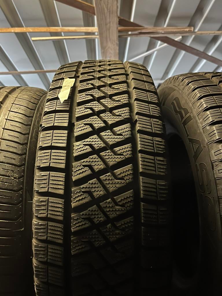 LASSA 225 70 R15C, Michelin 205 50 17, Continental 225 40 18, Ophalen, 17 inch, Band(en), 205 mm