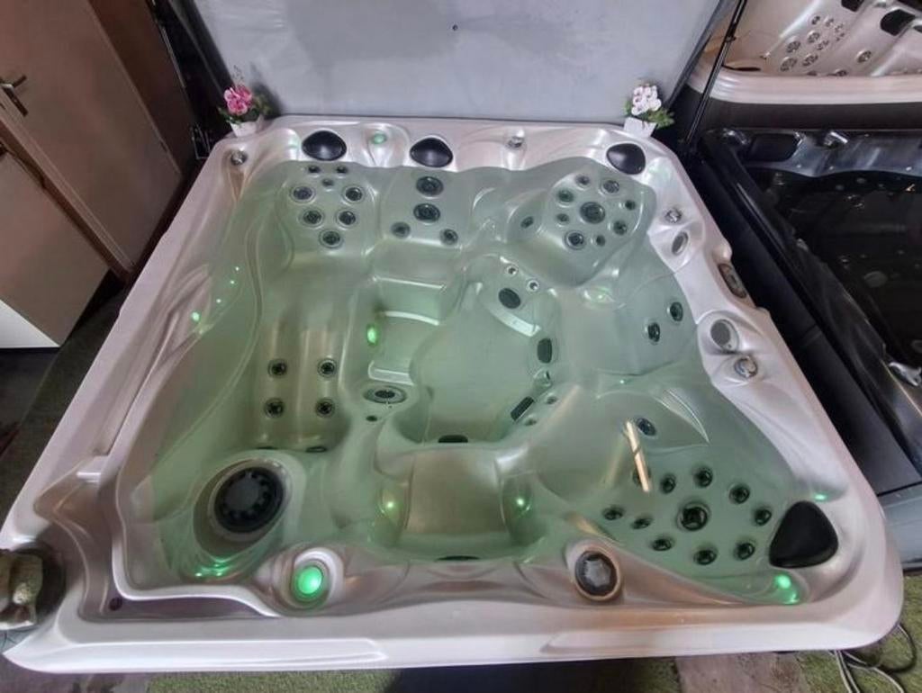 Amerikaanse jacuzzi ‼️ ZUINIG MODEL ‼️ FAMILIE SPA, Tuin en Terras, Ophalen of Verzenden, Nieuw