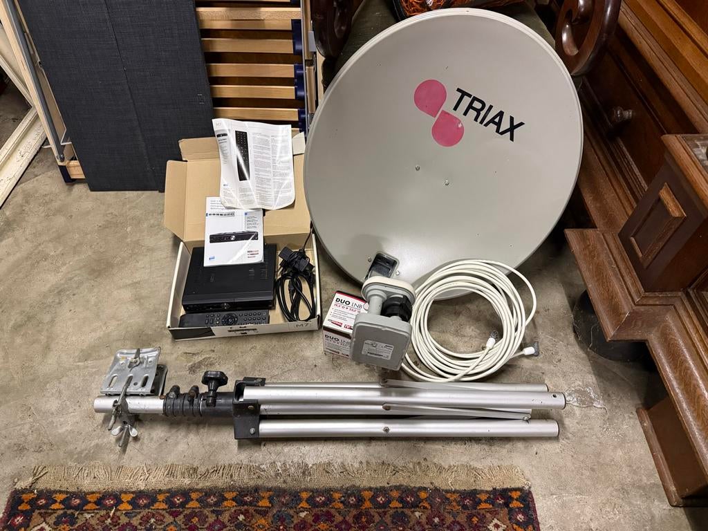 Complete Tv ontvanger met schotel voor camping, Ophalen, Gebruikt