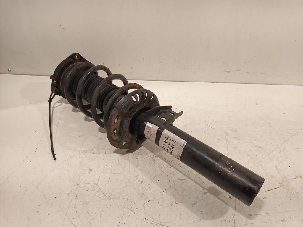 Veerpoot links voor Volkswagen Passat, Auto-onderdelen, Onderdelen@venauto.nl, Van der Ven Autorecycling B.V., Gebruikt, Ettenseweg 76, 4706 PB Roosendaal, The Netherlands