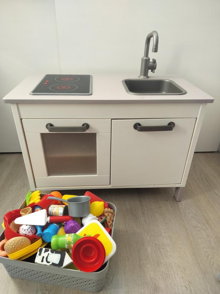 Speel keukentje met keukenspullen, Ophalen, Zo goed als nieuw, Hout, Speelkeuken