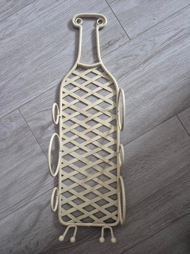 Mooi metalen wijnrek in flesvorm, Huis en Inrichting, Woonaccessoires | Wijnrekken, 50 tot 75 cm, Ophalen of Verzenden, Zo goed als nieuw