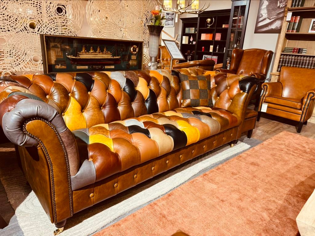 NIEUW: Multicolor chesterfield bank Patchwork leer Hensford, Huis en Inrichting, Banken | Bankstellen, Nieuw, Ophalen of Verzenden