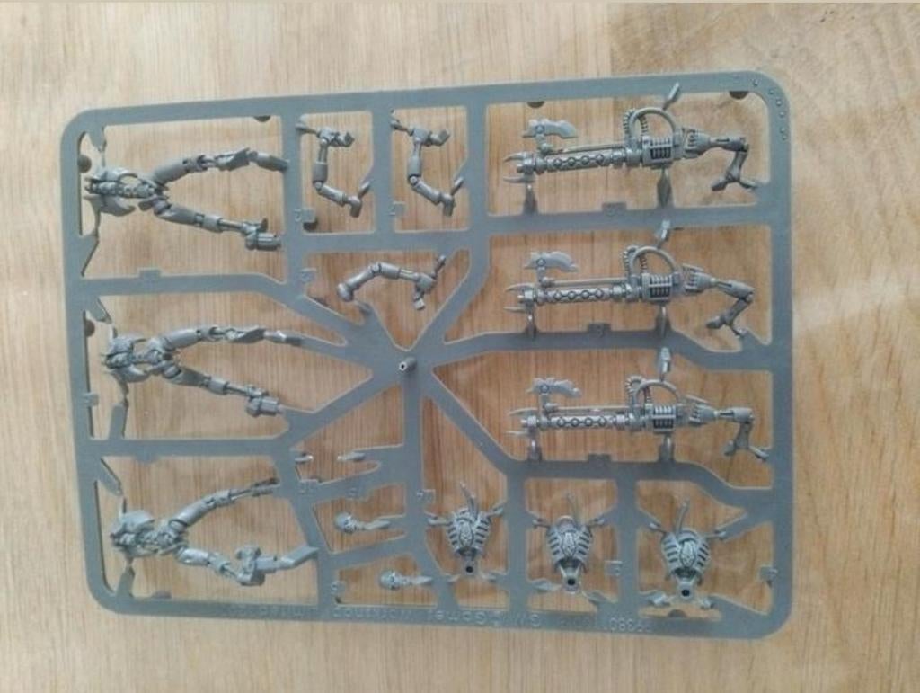 Warhammer 3x necron warrior games workshop

Prijs 10, Ophalen of Verzenden, Warhammer
