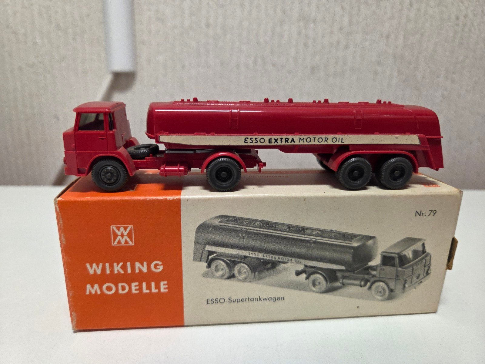 Wiking Henschel tankwagen Esso, Ophalen of Verzenden, Zo goed als nieuw, Bus of Vrachtwagen, Wiking