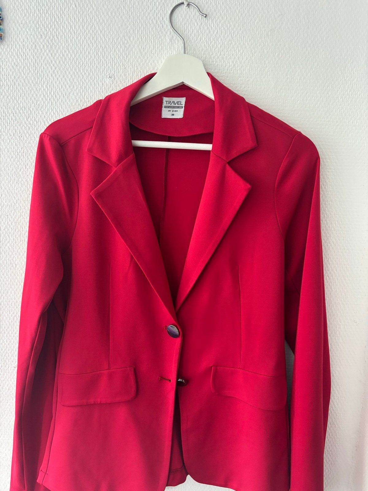 TRAVEL by ZIZO rood jasje maat 36, Kleding | Dames, Ophalen of Verzenden, Zo goed als nieuw, Jasje, Maat 36 (S)