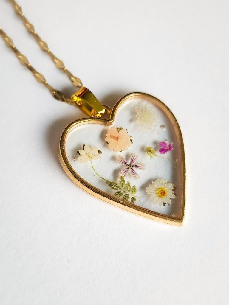 Handgemaakte Hart Ketting met Bloemen - Epoxy & RV, Overige materialen, Verstelbaar, Nieuw, Ophalen of Verzenden