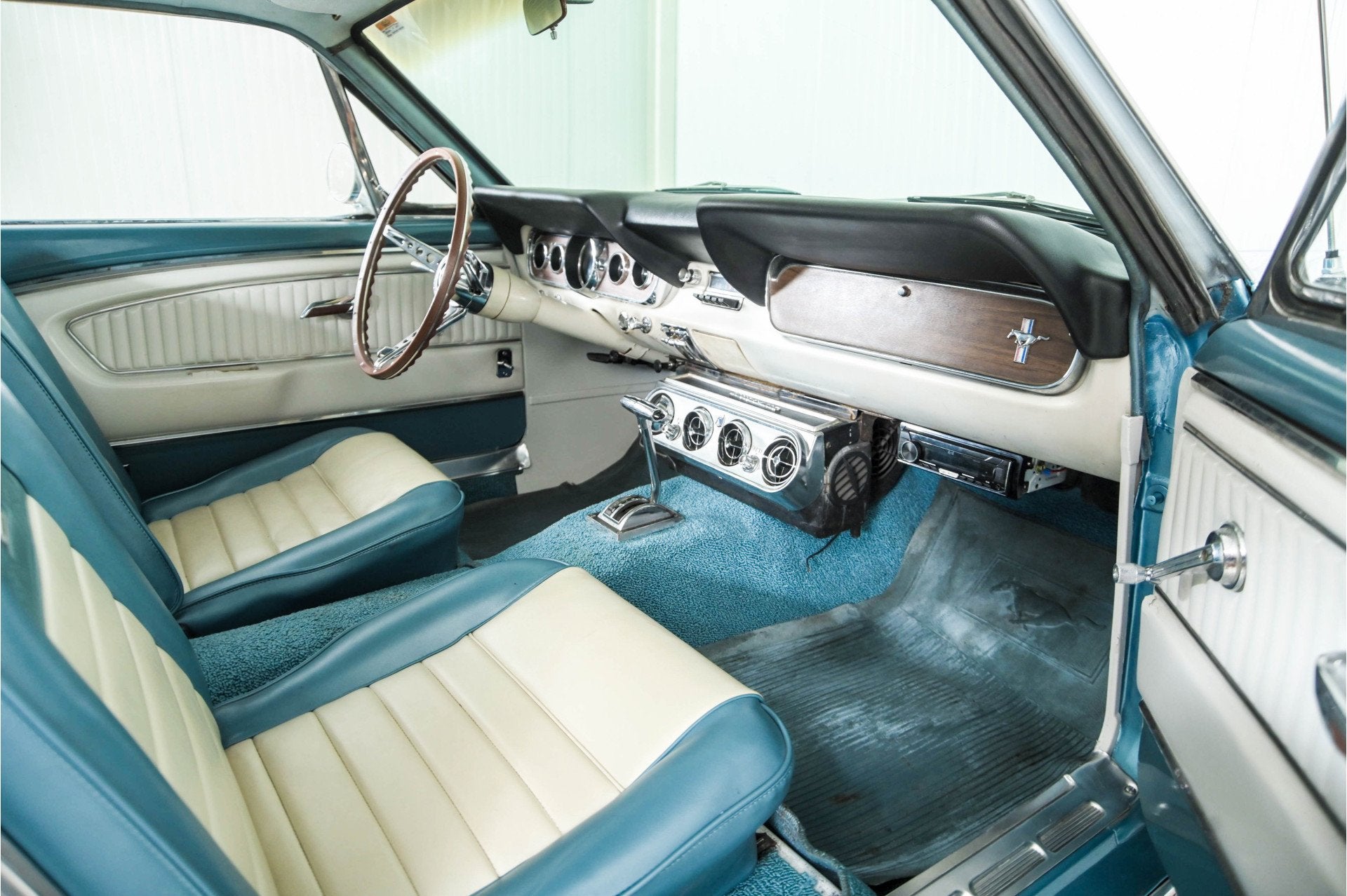 Ford Mustang V8 302 automaat (bj 1966), foto 8