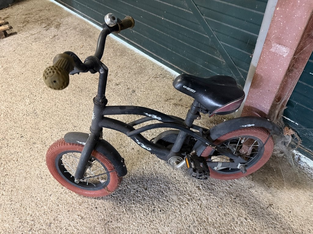 Kinderfiets zwart 12,5 inch, Fietsen en Brommers, Ophalen of Verzenden, Gebruikt, Terugtraprem, Minder dan 16 inch